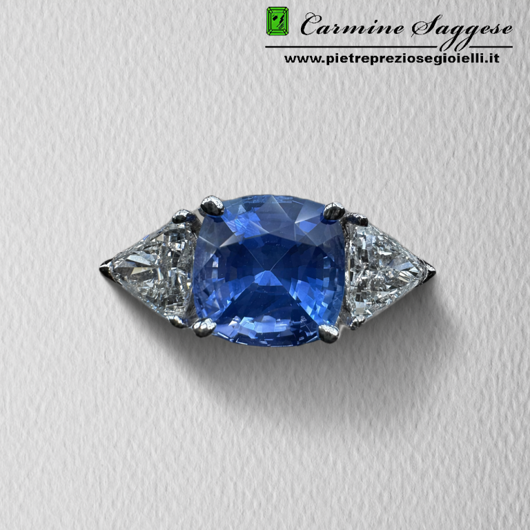 ANELLO ORO ZAFFIRO CUSCINO+2 DIAMANTI TRIANGOLI
